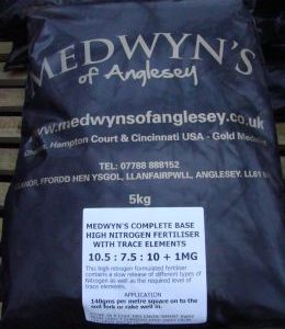 MEDWYNS COMPLETE HIGH NITROGEN BASE FERTILISER WITH TRACE ELEMENTS 10:7.5:10+TE 5KG